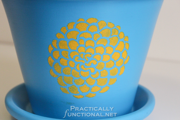 How To Seal Painted Flower Pots - Spongy stenciled look