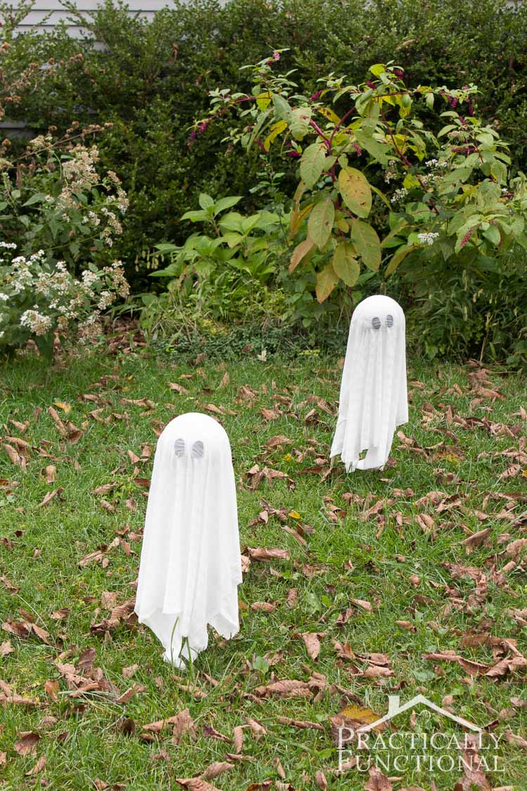DIY Floating Halloween Ghosts For Your Yard