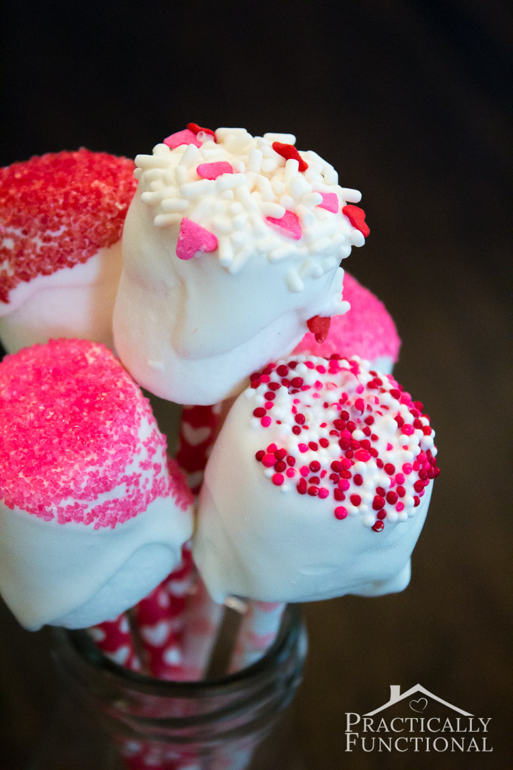 These delicious candy covered Valentine's marshmallow pops are the perfect last minute valentines idea!