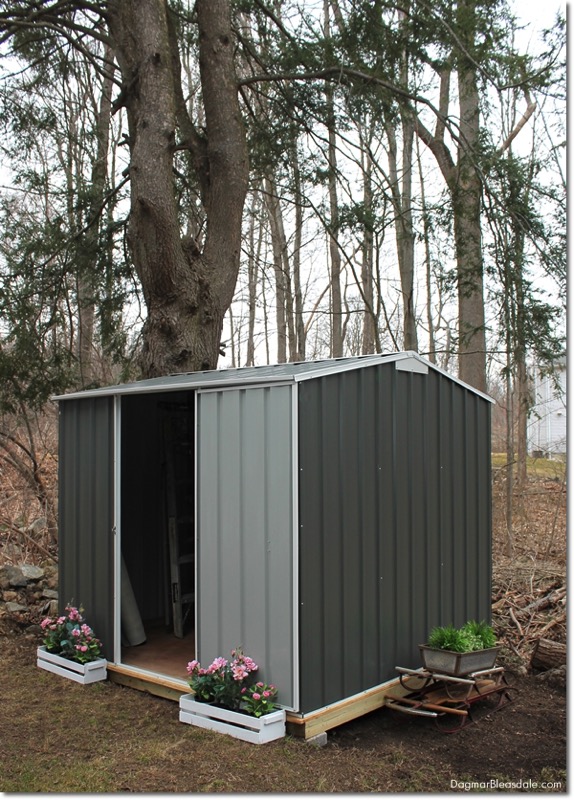 DIY shed for extra storage space - and ten other amazing DIY outdoor projects to try this spring!