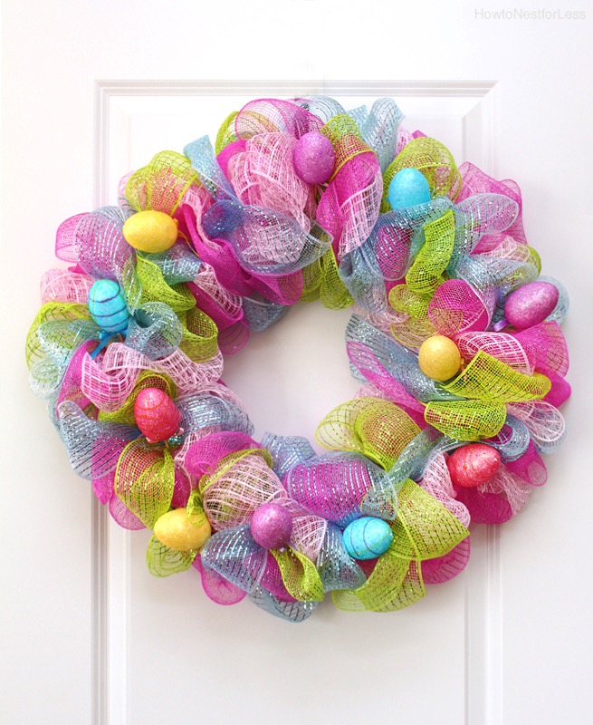 Easter egg mesh wreath - and 14 other awesome Easter crafts!