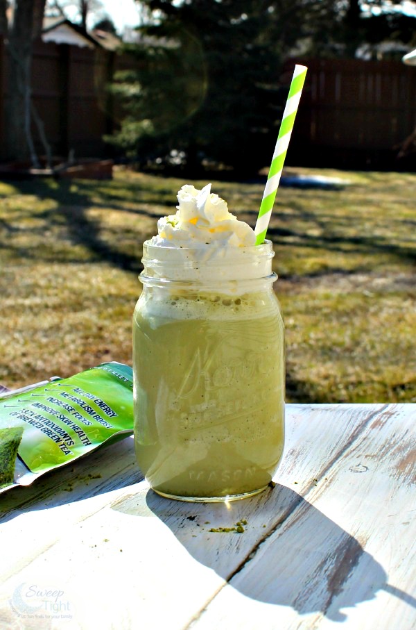 Starbucks Copycat Green Tea Frappuccino - and 10 other cool, refreshing summer drink recipes!