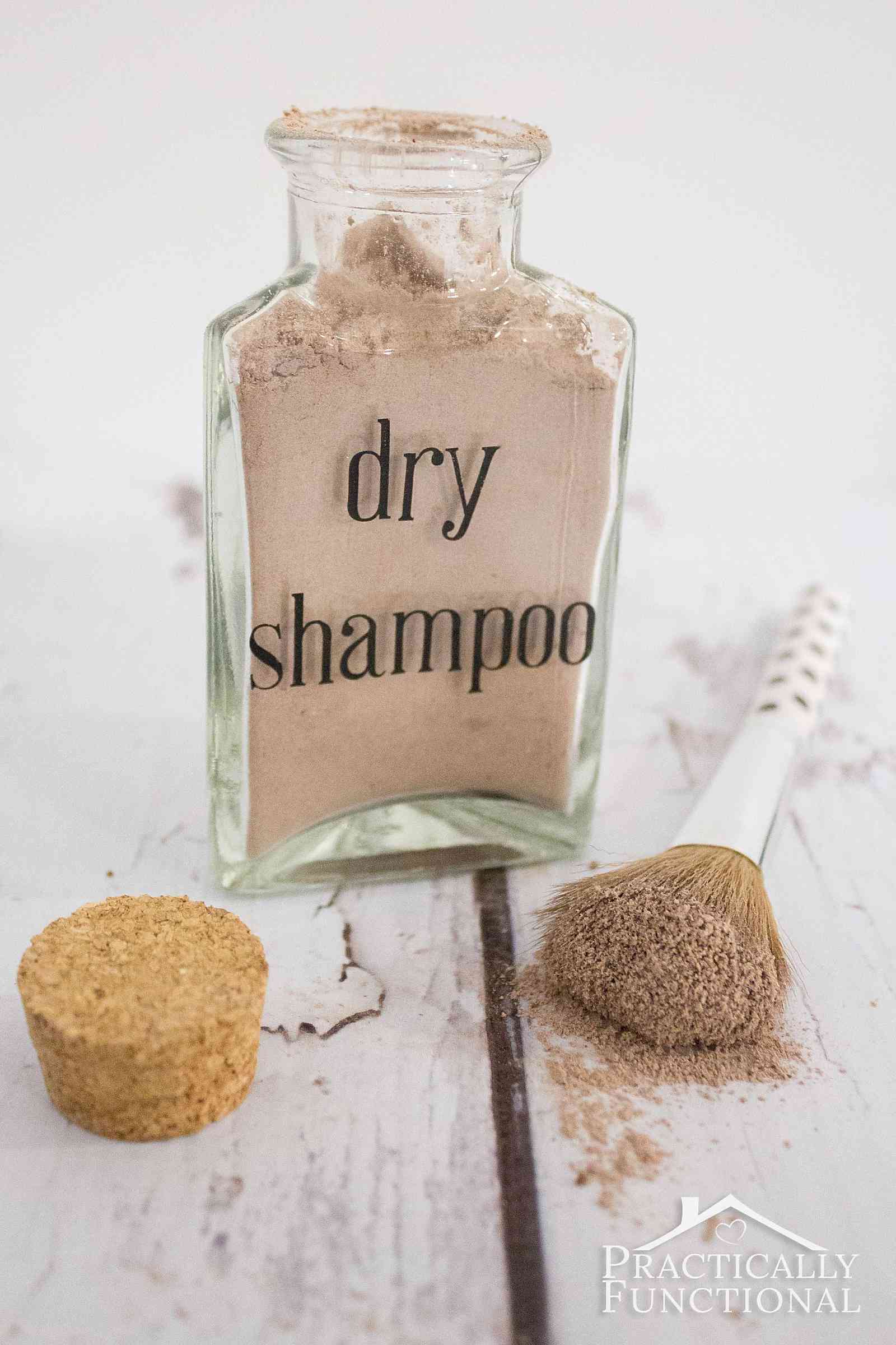 This is my favorite DIY dry shampoo recipe for dark hair; gets rid of the greasy shine and adds a ton of volume so you can style your hair just like normal! (Works for light hair too, just leave out the cocoa powder)